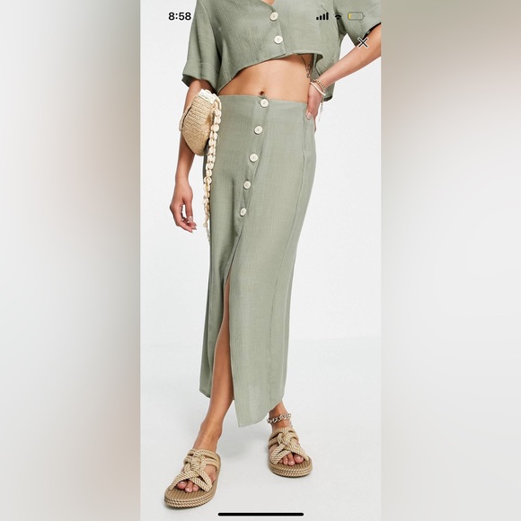 Two piece set - Picture 2 of 4